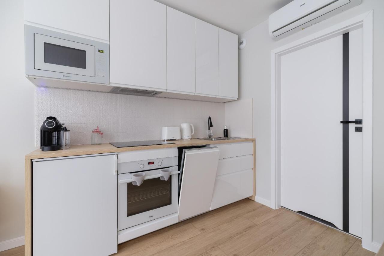 City Studio With Ac Czarnowiejska By Renters Kraków Eksteriør billede