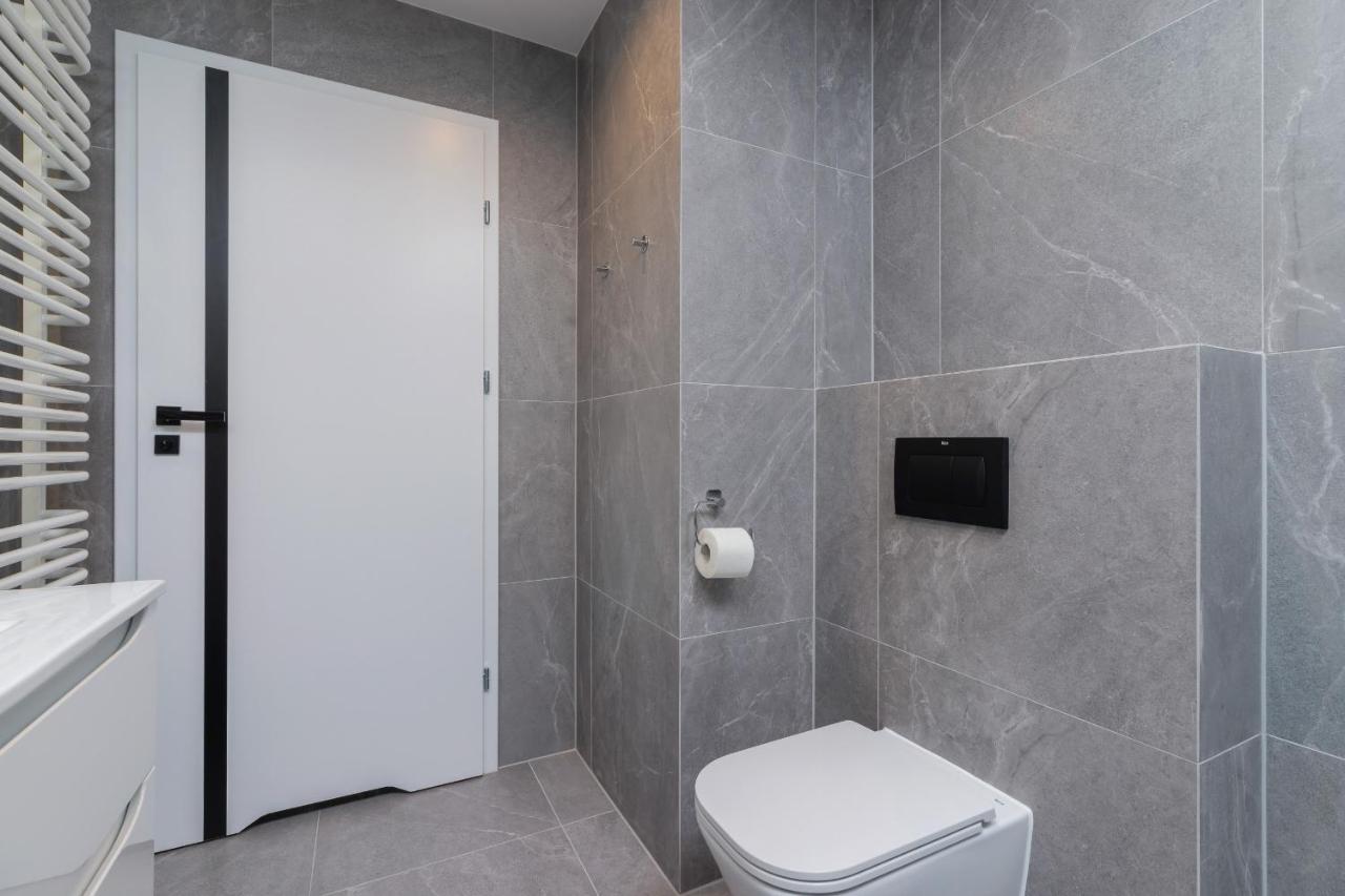 City Studio With Ac Czarnowiejska By Renters Kraków Eksteriør billede