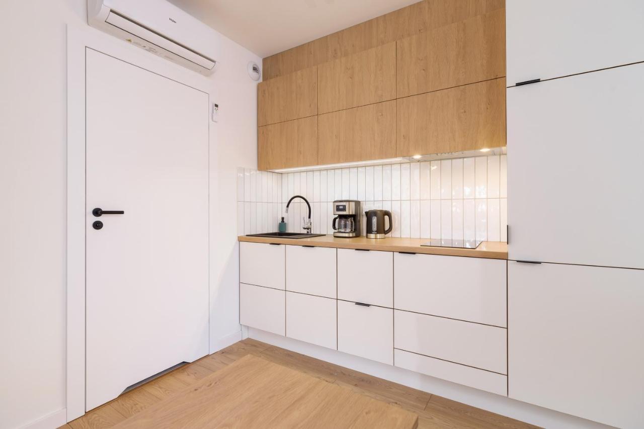 City Studio With Ac Czarnowiejska By Renters Kraków Eksteriør billede