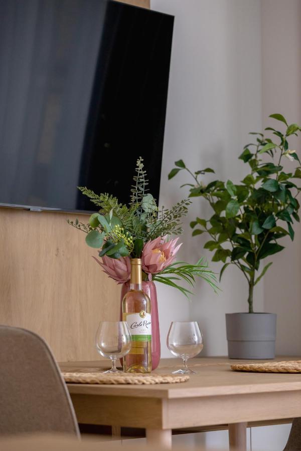 City Studio With Ac Czarnowiejska By Renters Kraków Eksteriør billede