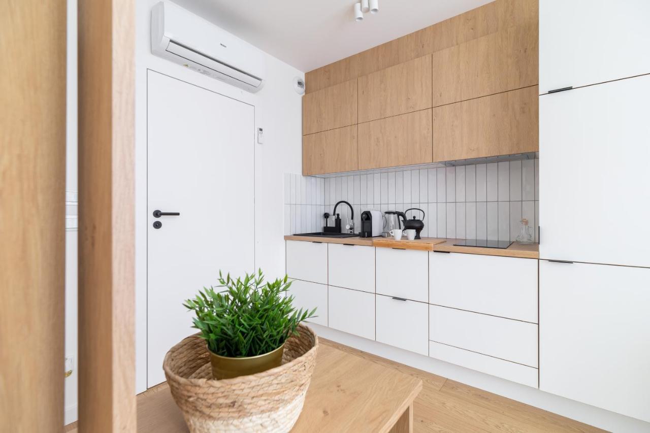 City Studio With Ac Czarnowiejska By Renters Kraków Eksteriør billede