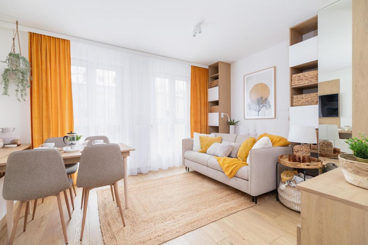 City Studio With Ac Czarnowiejska By Renters Kraków Eksteriør billede