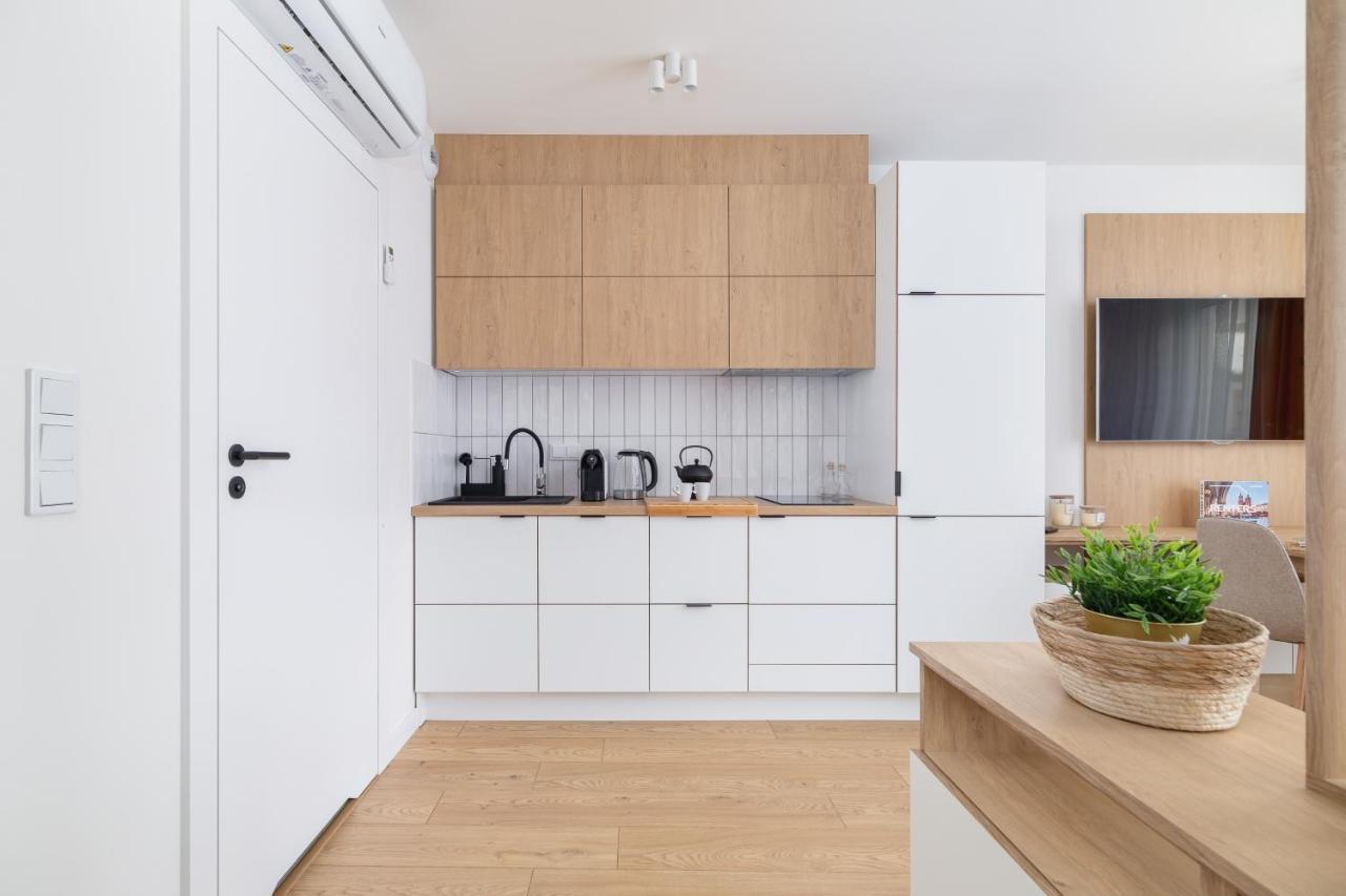 City Studio With Ac Czarnowiejska By Renters Kraków Eksteriør billede